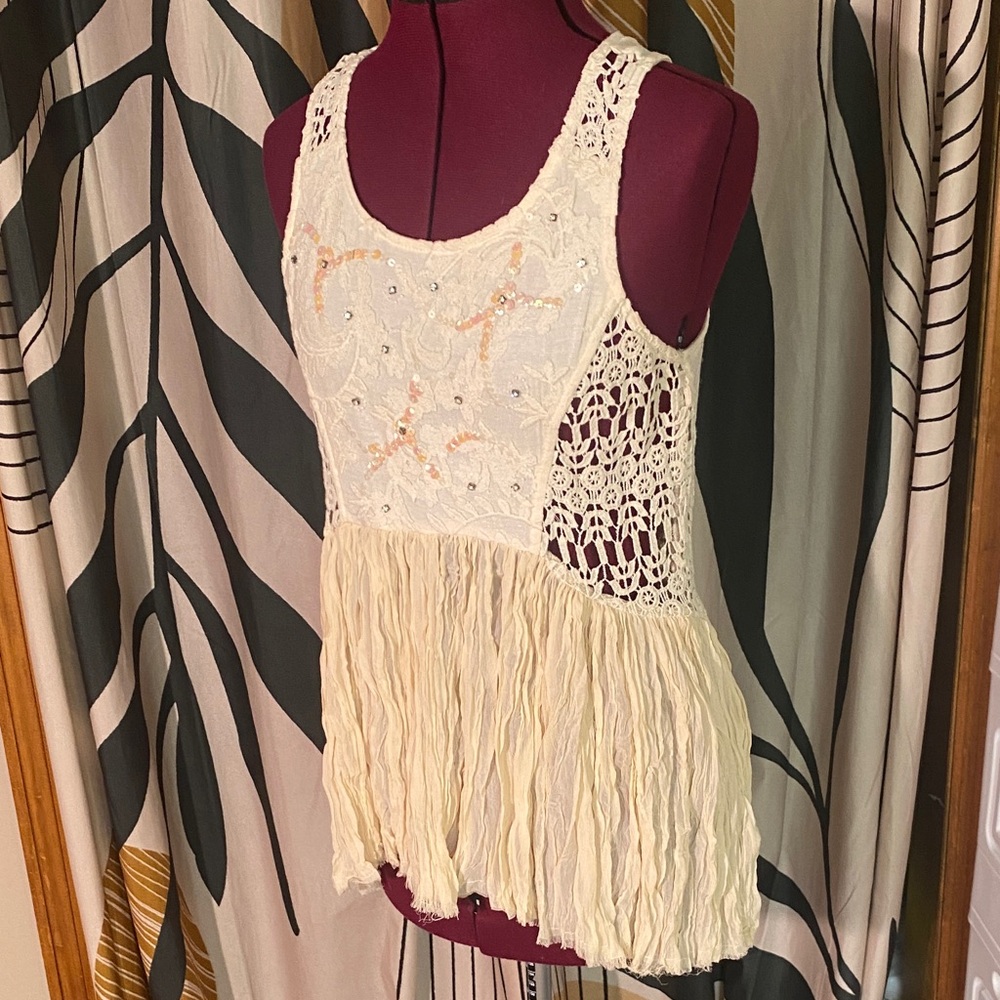 Gimmicks by BKE Cream Lace Tank Top